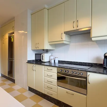 Vivienda Olga, Piso Tranquilo Con Parking A 10 Min De Santiago