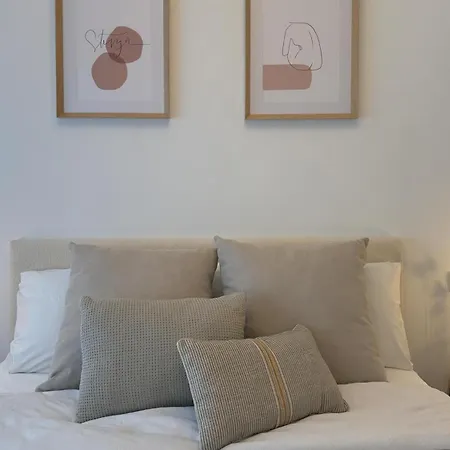 Vivienda Olga, Piso Tranquilo Con Parking A 10 Min De Santiago Apartmán
