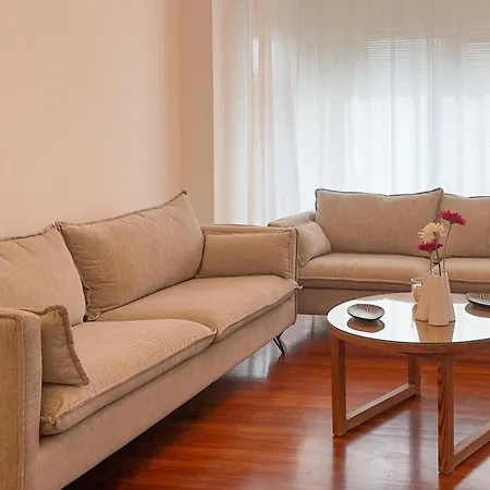 Apartmán Vivienda Olga, Piso Tranquilo Con Parking A 10 Min De Santiago Sigueiro