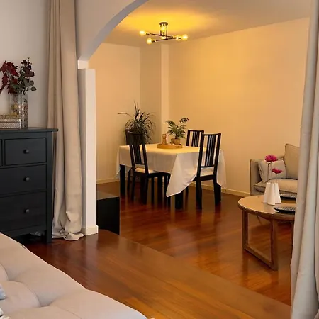 Vivienda Olga, Piso Tranquilo Con Parking A 10 Min De Santiago Apartmán