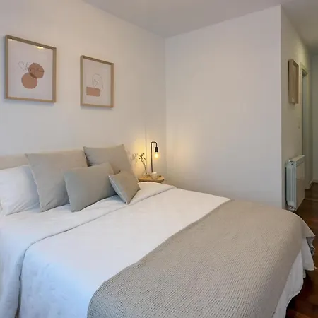 Vivienda Olga, Piso Tranquilo Con Parking A 10 Min De Santiago Apartman