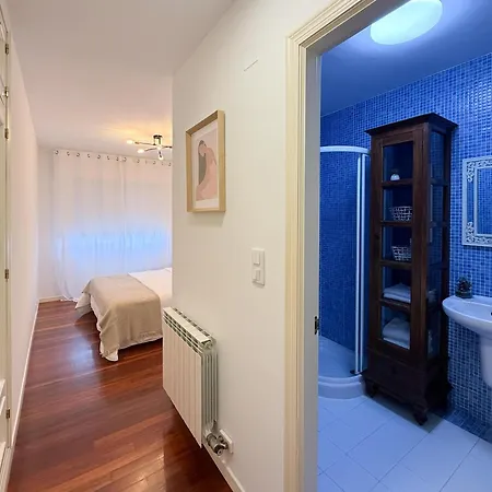 Vivienda Olga, Piso Tranquilo Con Parking A 10 Min De Santiago Sigueiro