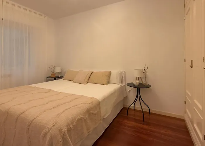 Vivienda Olga, Piso Tranquilo Con Parking A 10 Min De Santiago Apartament