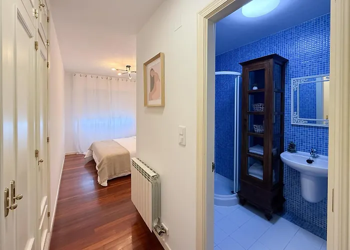 Vivienda Olga, Piso Tranquilo Con Parking A 10 Min De Santiago Sigueiro